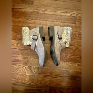Mudd Women’s Sz 8.5 Y2K Boho Cottagecore Cream Tan Booties W/ Crochet Details